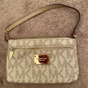 MK Clutch
